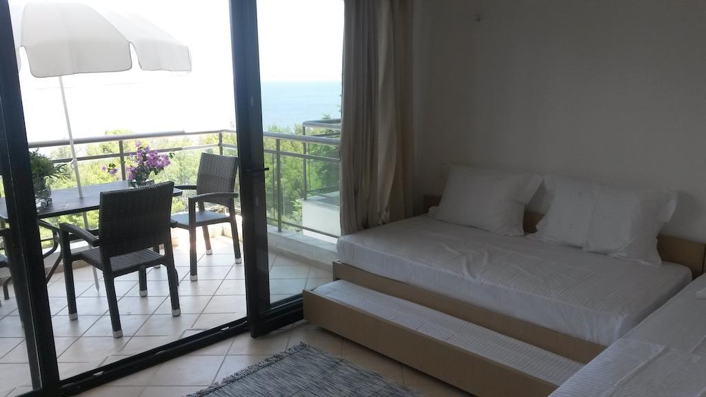 Paressa Villas Néa Fókaia Pokój zdjęcie